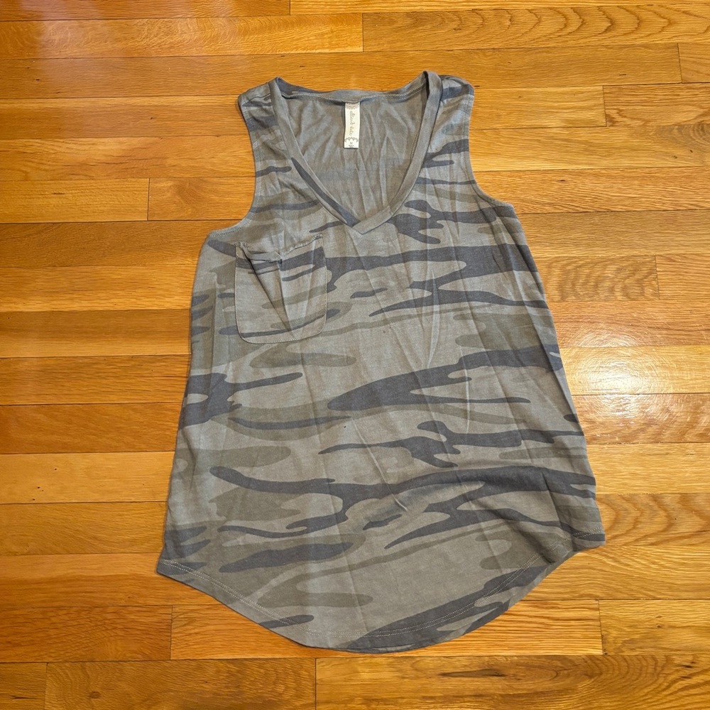 Camo Sleeveless V-Neck Top